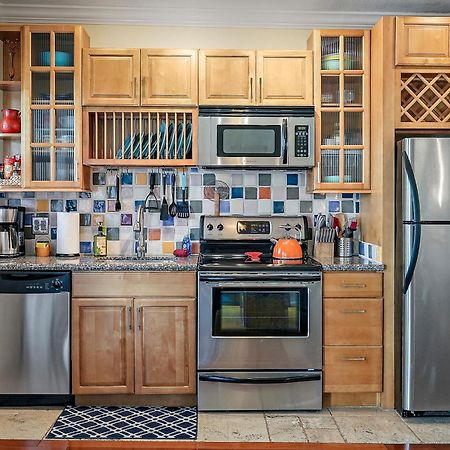 Wine-Dine-Sunshine Cozy Flat In The Heart Of Dtsp Villa Saint Petersburg Eksteriør billede
