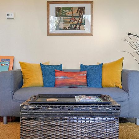 Wine-Dine-Sunshine Cozy Flat In The Heart Of Dtsp Villa Saint Petersburg Eksteriør billede