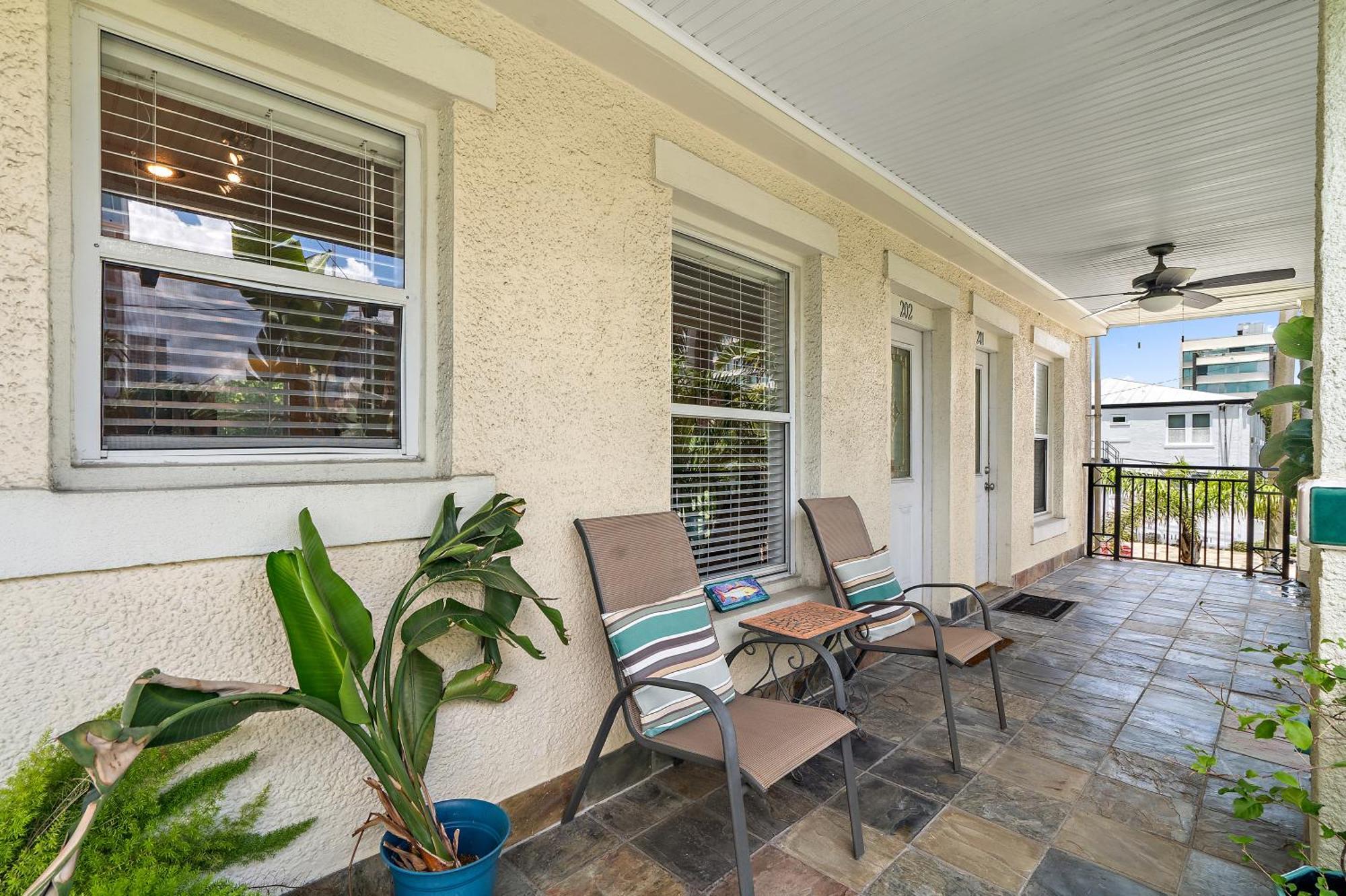 Wine-Dine-Sunshine Cozy Flat In The Heart Of Dtsp Villa Saint Petersburg Eksteriør billede