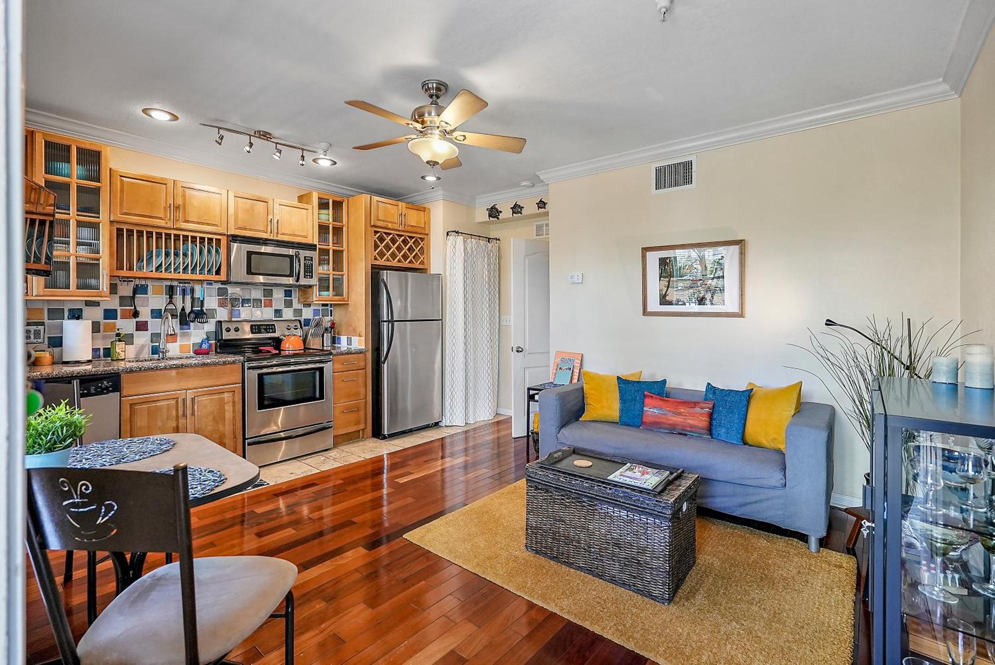 Wine-Dine-Sunshine Cozy Flat In The Heart Of Dtsp Villa Saint Petersburg Eksteriør billede