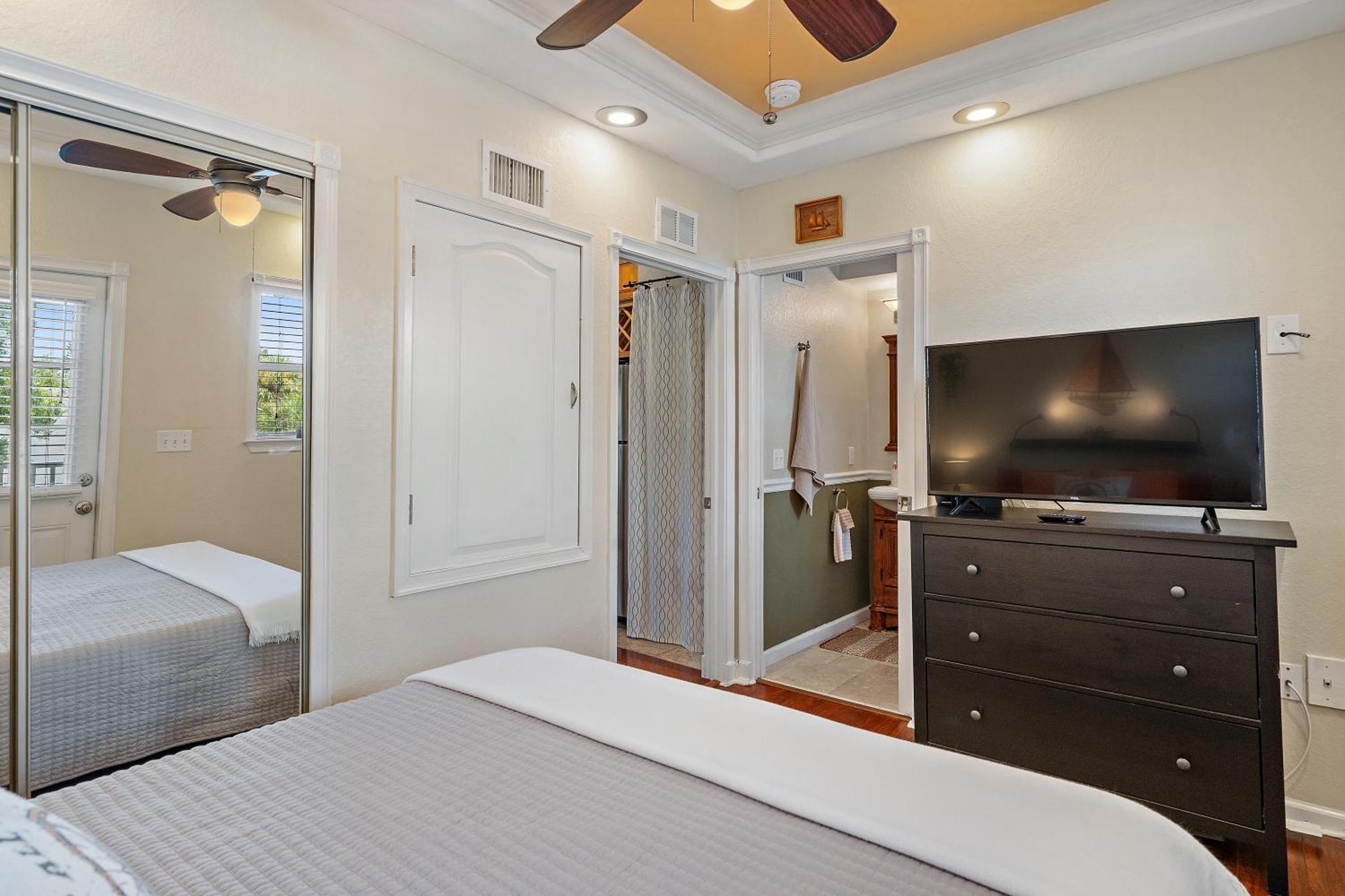 Wine-Dine-Sunshine Cozy Flat In The Heart Of Dtsp Villa Saint Petersburg Eksteriør billede